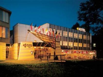Hotel U Tri Lvu チェスケー・ブジェヨヴィツェ エクステリア 写真