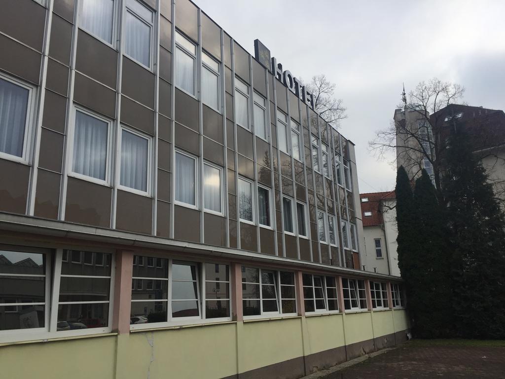 Hotel U Tri Lvu チェスケー・ブジェヨヴィツェ エクステリア 写真
